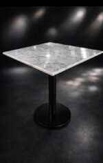 MESA CON TABLERO SIMIL MÁRMOL CARRARA